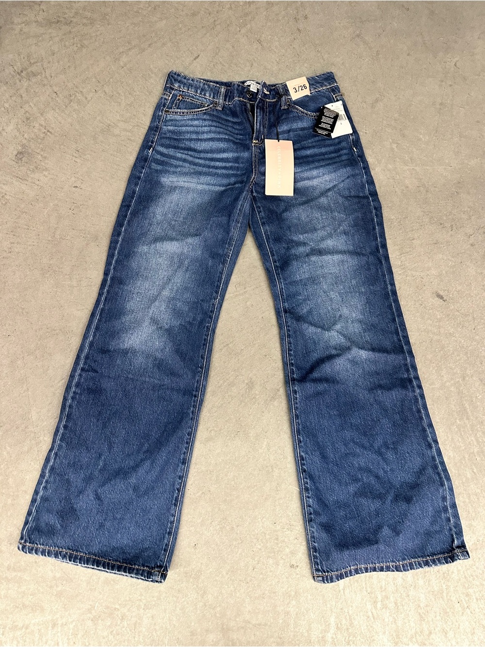 Celebrity Pink size 3 low rise slouchy flare jeans